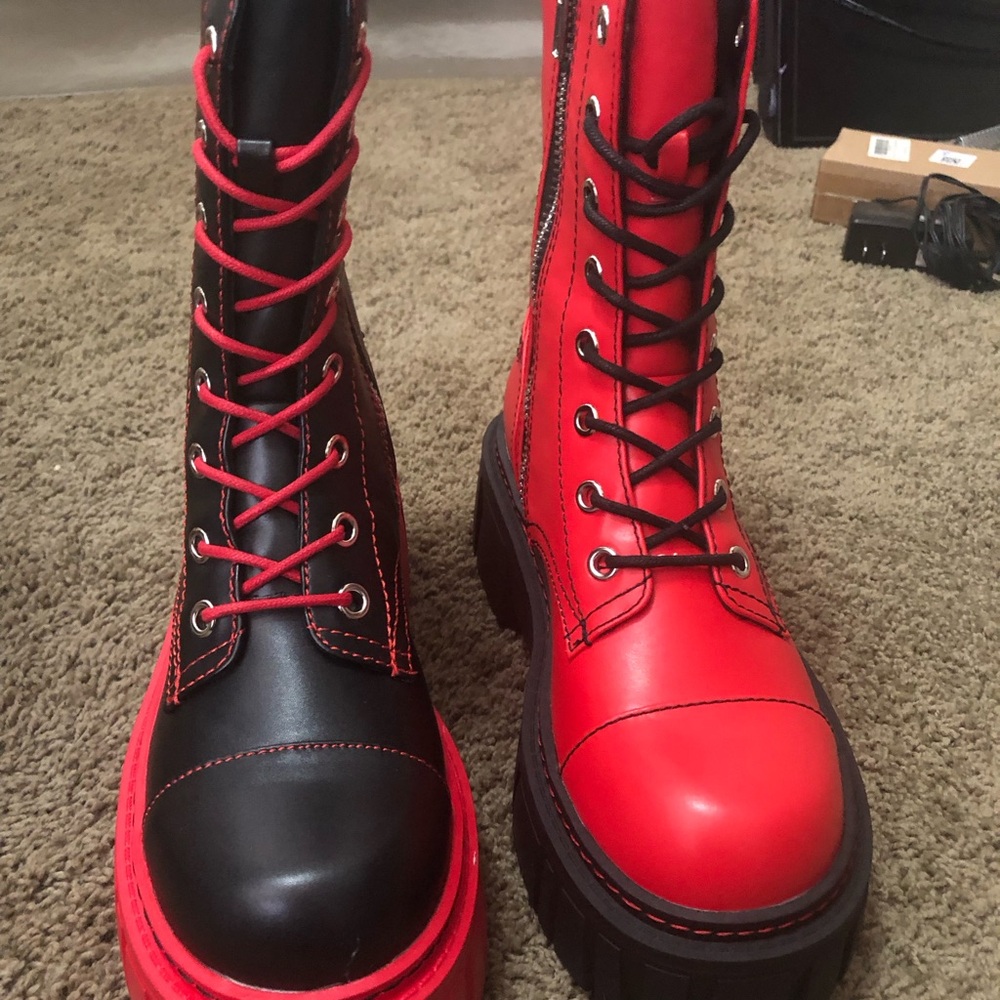 Dolls Kill NEVER WORN Current Mood Size 8 Red/Black Mismatched Devil Games Boots - Picture 2 of 9